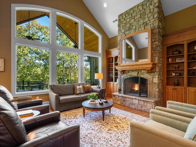 Photo of 807 Elmtree Lane