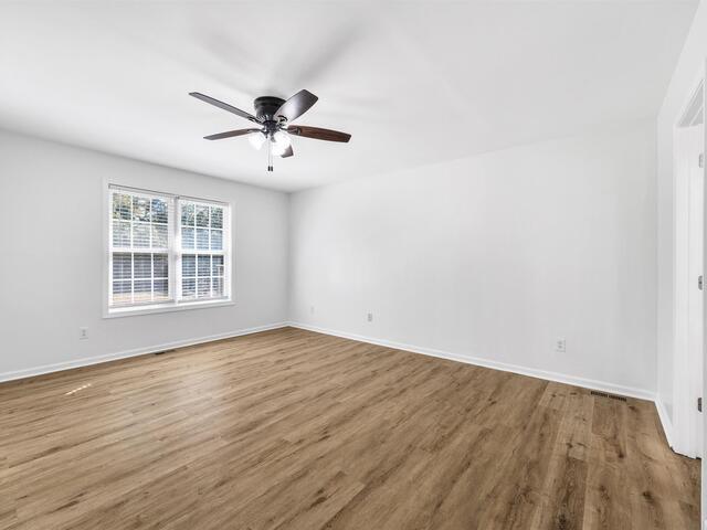 Photo of 125 River Oaks Circle