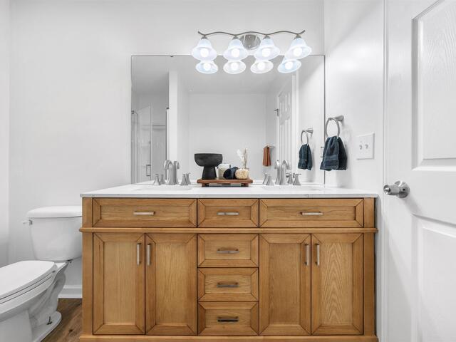 Photo of 125 River Oaks Circle