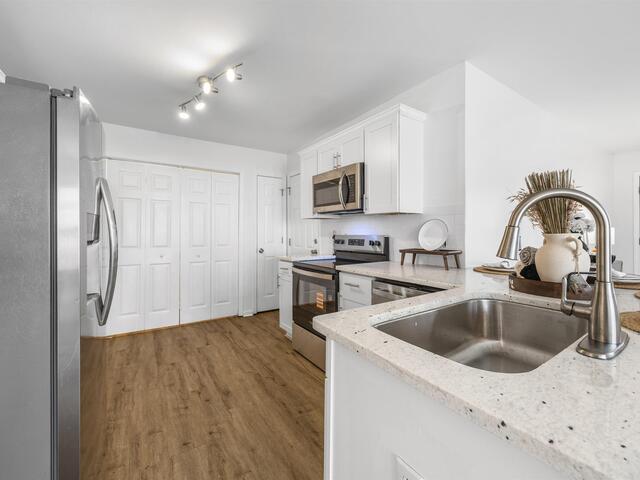 Photo of 125 River Oaks Circle