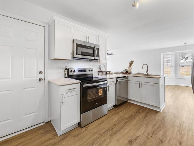 Photo of 125 River Oaks Circle