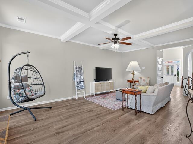 Photo of 207 E Deer Drive