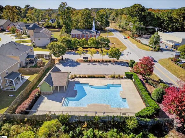 Photo of 207 E Deer Drive