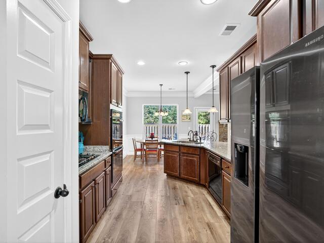 Photo of 207 E Deer Drive