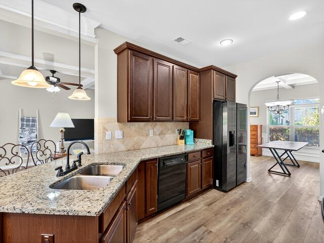 Photo of 207 E Deer Drive