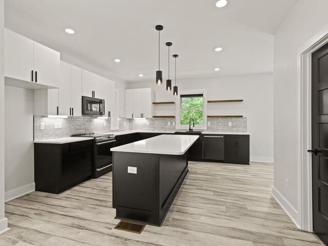 Photo of 649 Canterbury Road