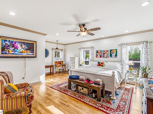 Photo of 324 Carters Creek Court