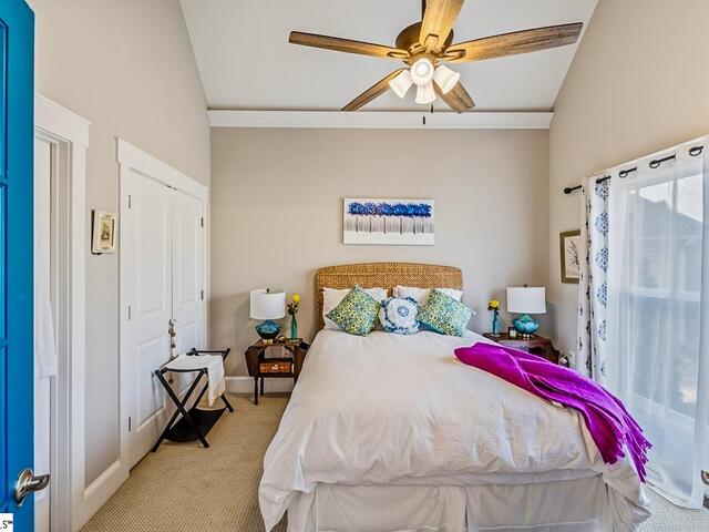 Photo of 324 Carters Creek Court