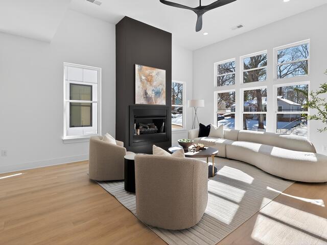 Photo of 348 Potomac Avenue