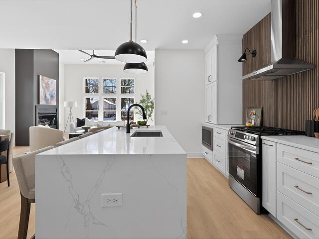 Photo of 348 Potomac Avenue