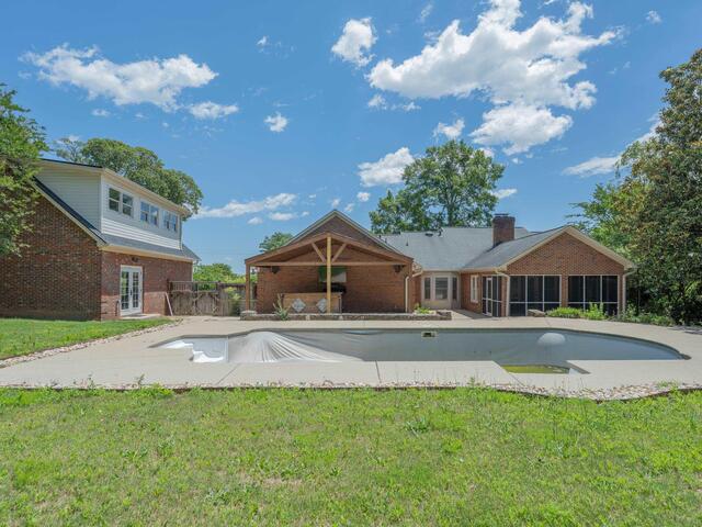 Photo of 322 N Rutherford Road