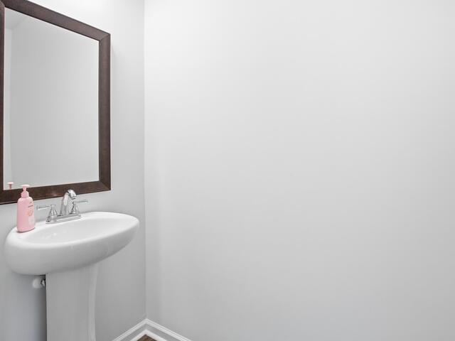 Photo of 333 Village Boundary