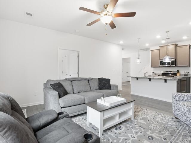 Photo of 333 Village Boundary