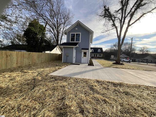 Photo of 1306 W Bramlett Road