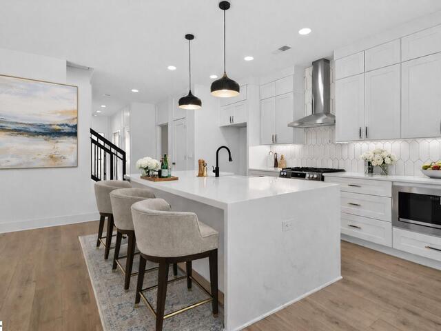 Photo of 346 Potomac Avenue