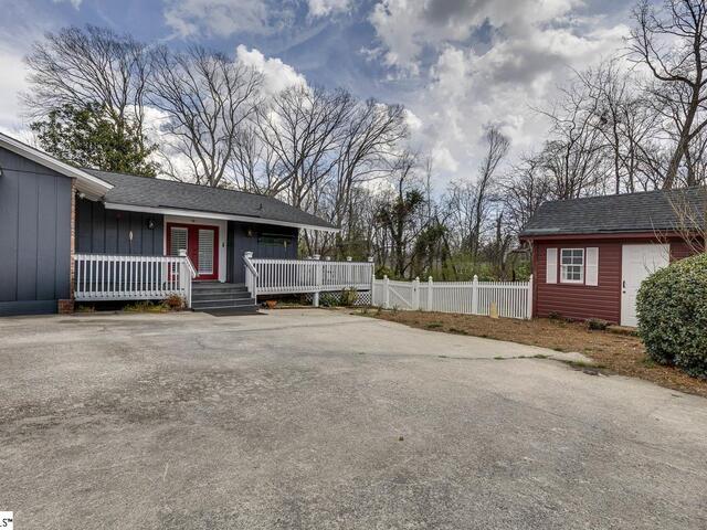 Photo of 408 Bridgewater Drive