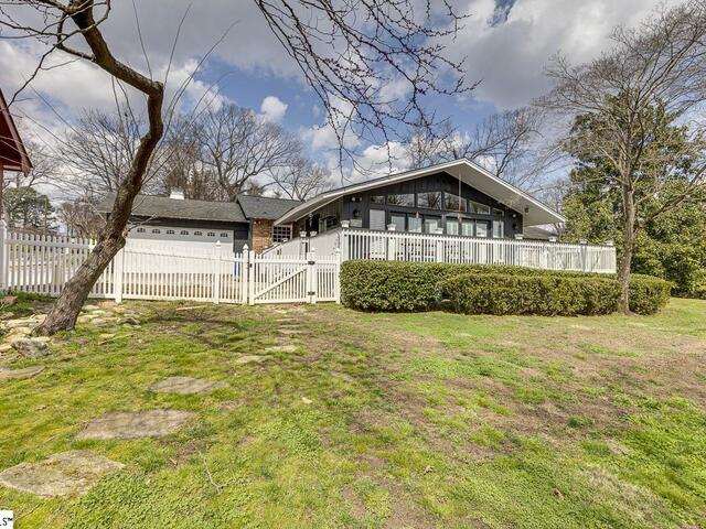 Photo of 408 Bridgewater Drive