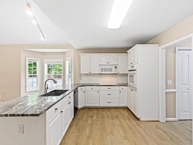 Photo of 200 Holly Chase Drive