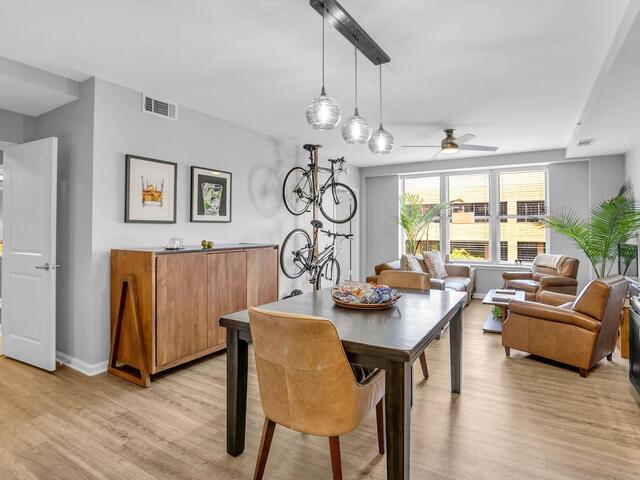Photo of 100 E Washington Street