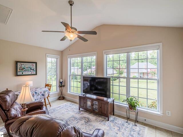 Photo of 7 Cedarcrest Court