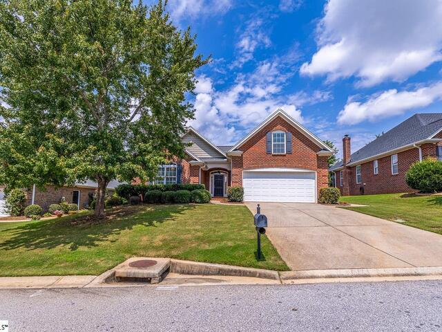 Photo of 7 Cedarcrest Court