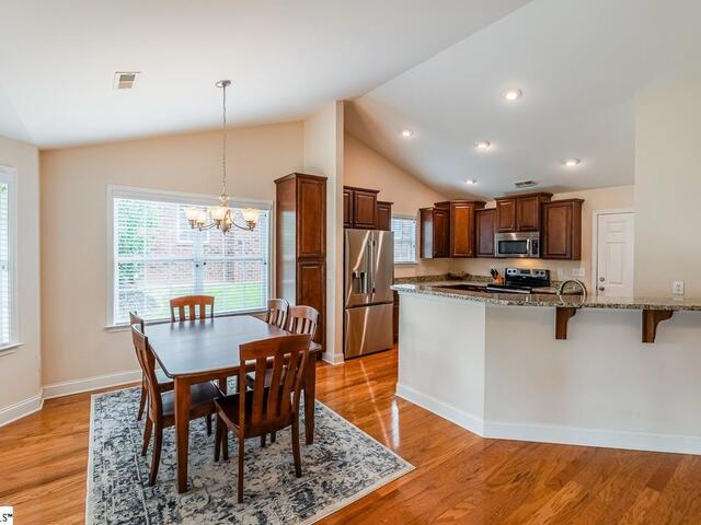 Photo of 7 Cedarcrest Court