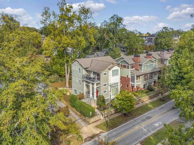 Photo of 106 W Park Avenue