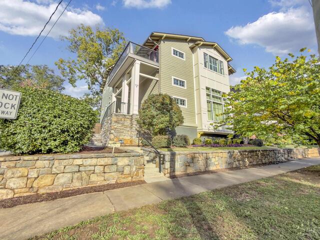 Photo of 106 W Park Avenue