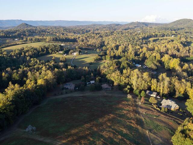 Photo of 187 Meadow Brook Lane