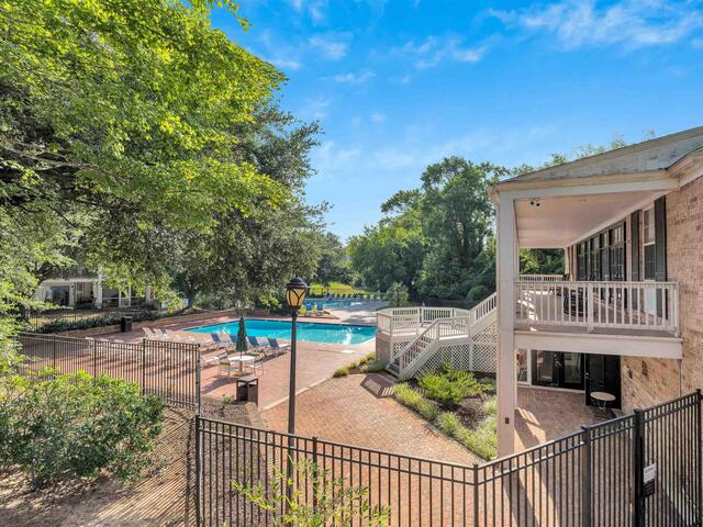 Photo of 925 Cleveland Street