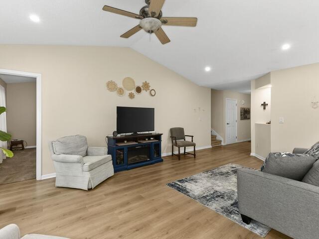 Photo of 536 Laurel Meadows Parkway