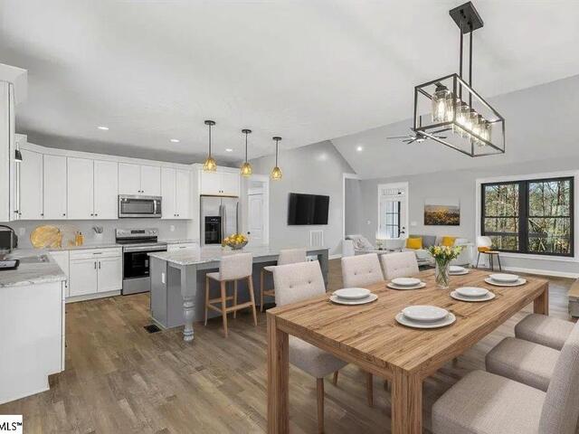 Photo of 107 Bentwood Lane