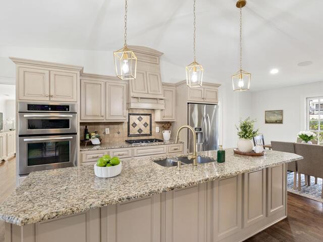 Photo of 313 E Seven Oaks Drive