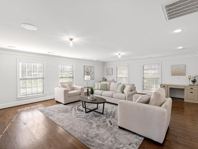 Photo of 313 E Seven Oaks Drive