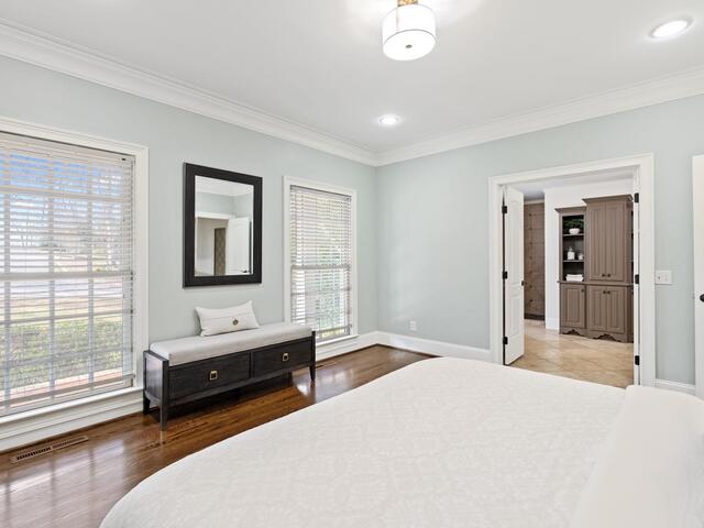 Photo of 313 E Seven Oaks Drive