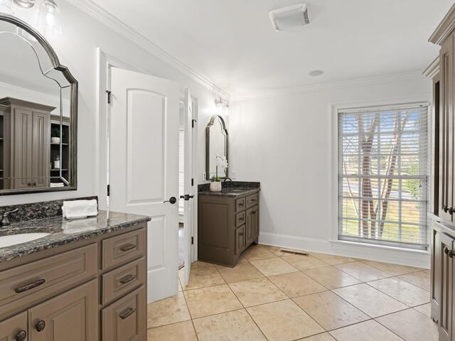 Photo of 313 E Seven Oaks Drive