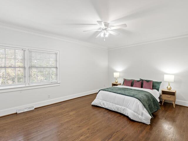 Photo of 313 E Seven Oaks Drive