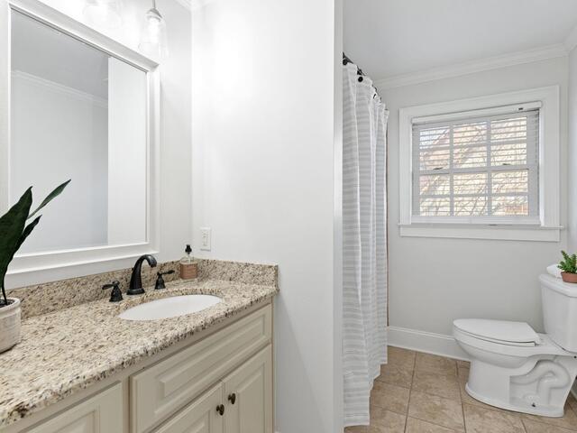 Photo of 313 E Seven Oaks Drive