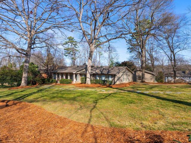 Photo of 313 E Seven Oaks Drive