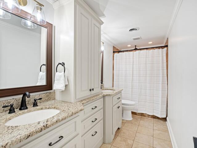 Photo of 313 E Seven Oaks Drive