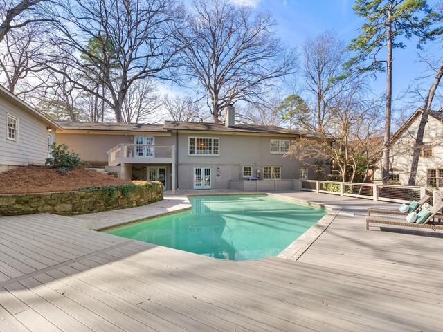 Photo of 313 E Seven Oaks Drive