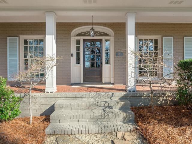 Photo of 313 E Seven Oaks Drive