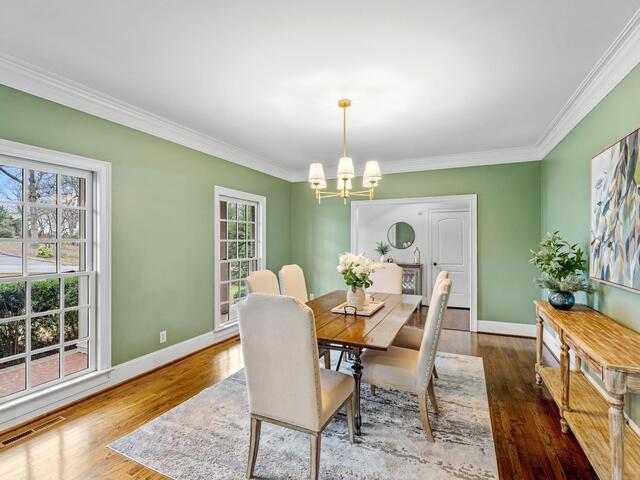 Photo of 313 E Seven Oaks Drive