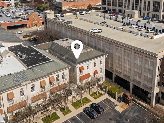 Photo of 100 W Court Street