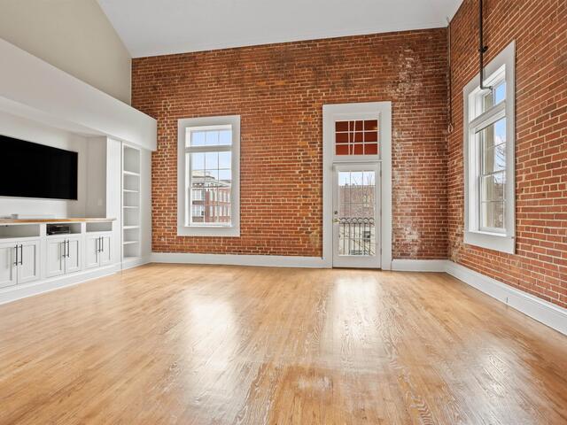 Photo of 100 W Court Street