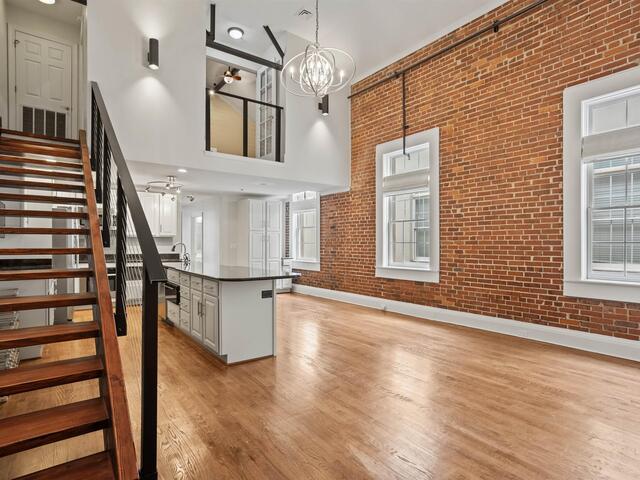 Photo of 100 W Court Street