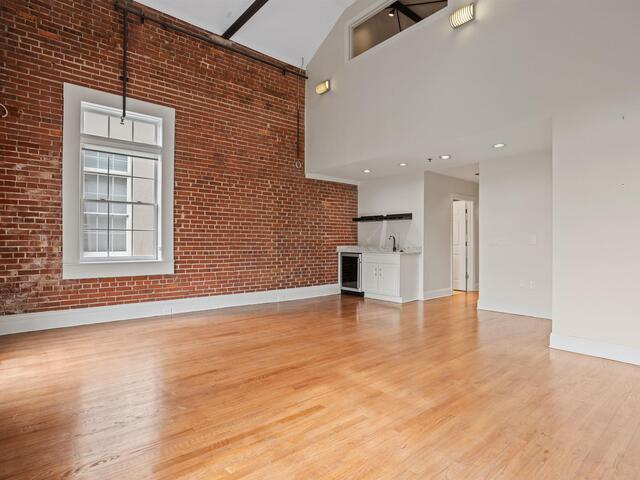 Photo of 100 W Court Street