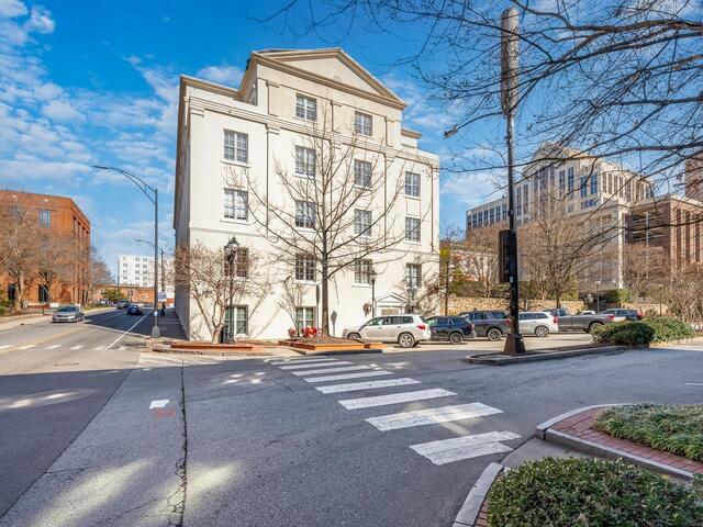 Photo of 100 W Court Street