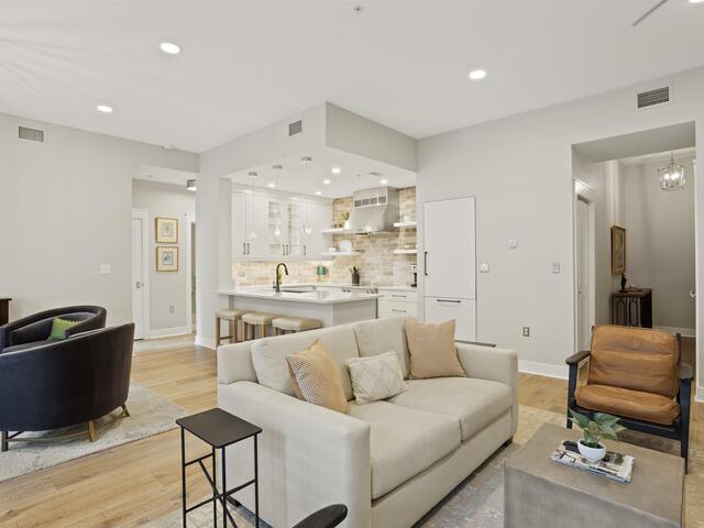 Photo of 155 Riverplace