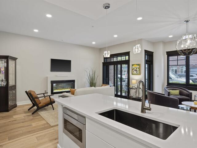 Photo of 155 Riverplace